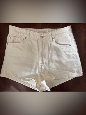H&M Cream High-Rise Denim Shorts